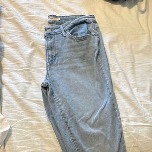 Levi’s 711 Skinny Jean -29